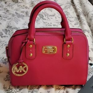 HOT pink MK